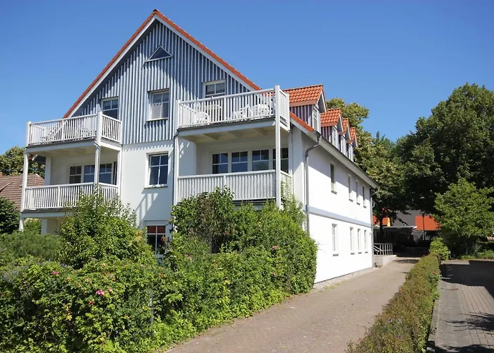 Haus Zum 2 4 アパート ヴストロ