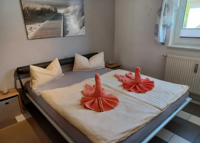 Haus Zum 2 4 アパート ヴストロ