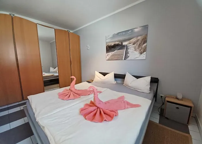 Haus Zum 2 4 アパート